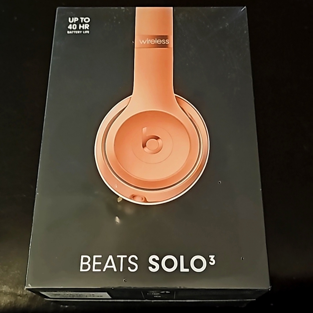 Beats Solo wireless head phones